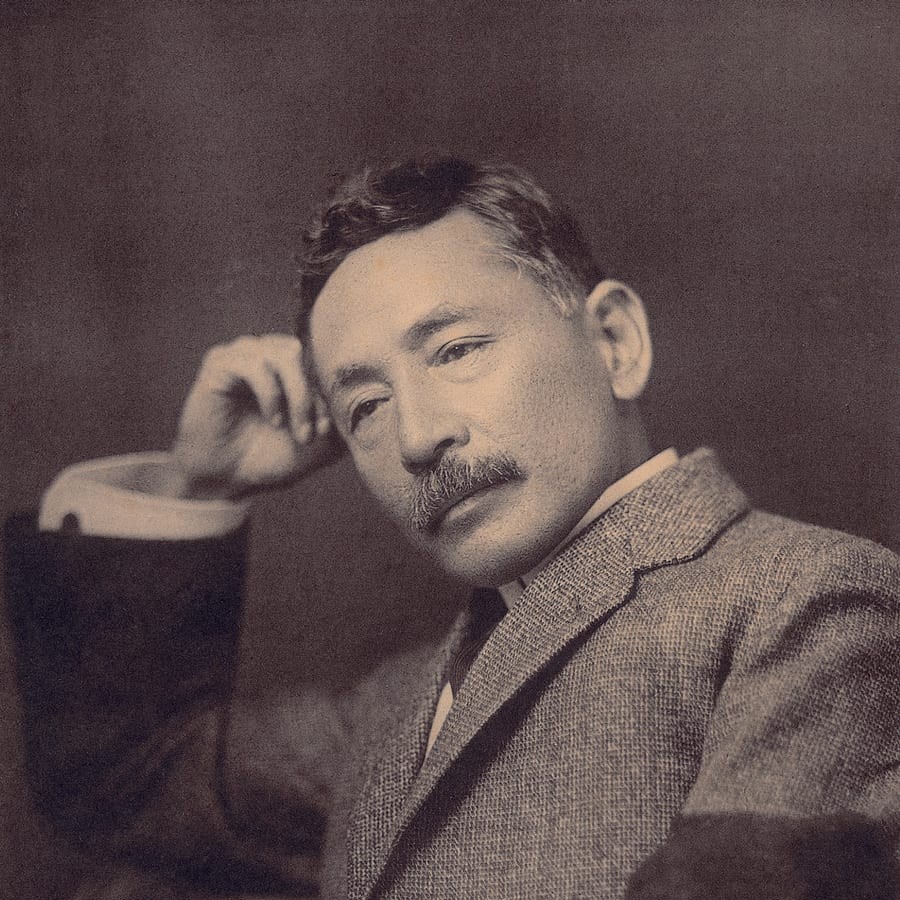Portrait photograph of Natsume Sōseki (September 1912, photo by Ogawa Kazumasa)